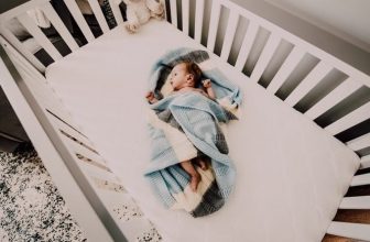 Learn the Best Way to Swaddle Your Little One
