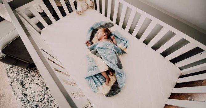 Learn the Best Way to Swaddle Your Little One